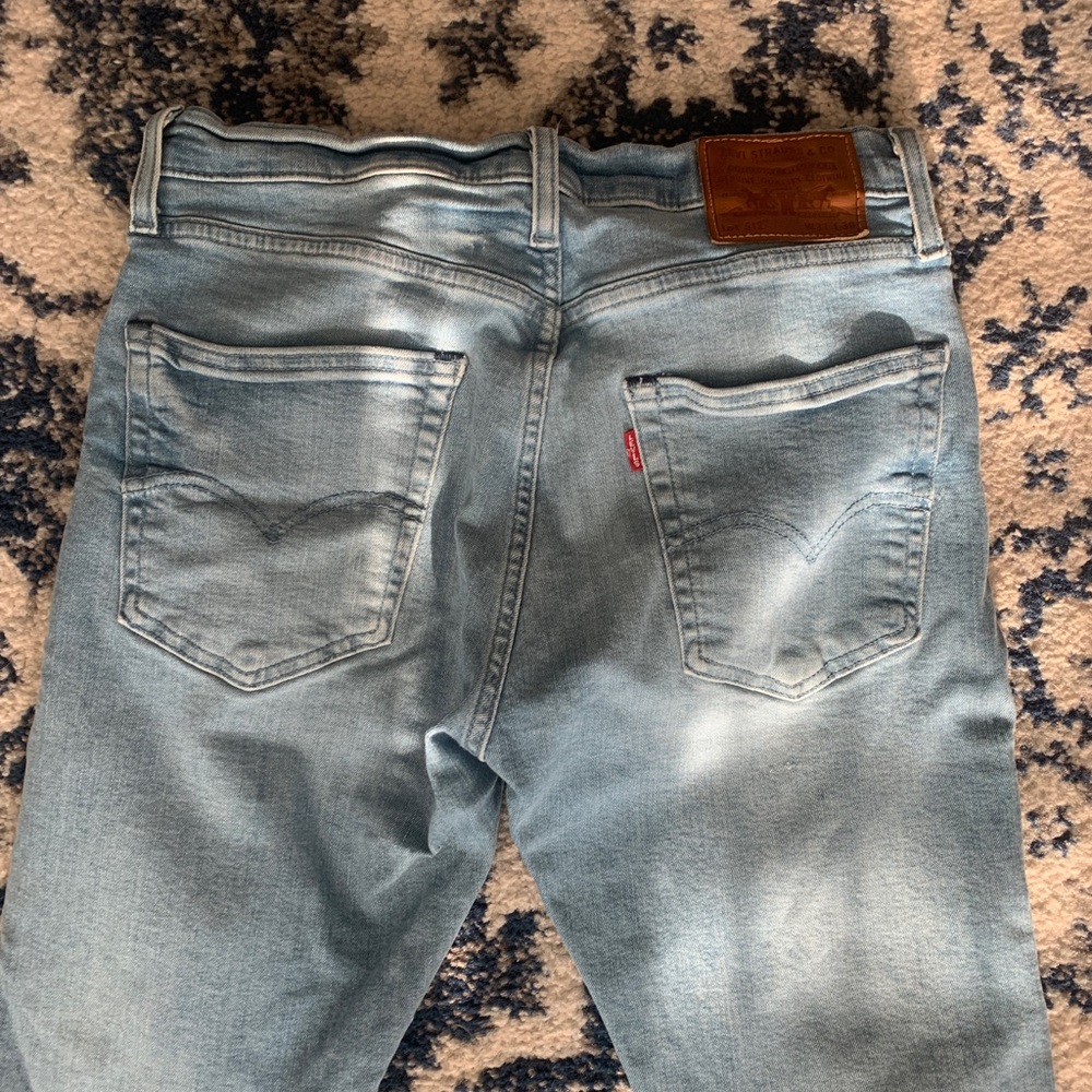 Light Wash Levi Skinny Jeans